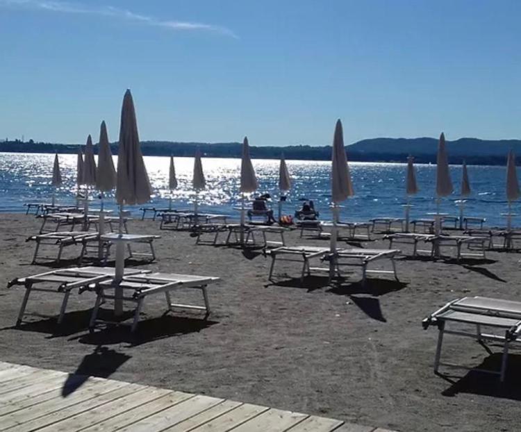 Appartamento Al Lago Lesa Kültér fotó